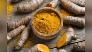 los-beneficios-de-la-curcuma-una-planta-poderosa-en-la-cocina-y-la-salud