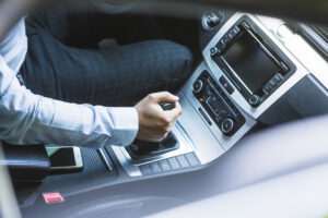 aprende-a-conducir-un-coche-automatico-consejos-clave-para-principiantes
