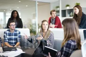 como-influyen-las-personas-en-la-toma-de-decisiones-empresariales