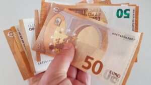 cuando-se-cobra-la-paga-extra-de-verano-guia-para-trabajadores