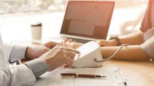 que-sucede-despues-de-un-ano-de-baja-laboral-normativas-y-acciones
