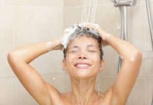 beneficios-de-ducharse-diariamente-para-la-salud-y-el-bienestar