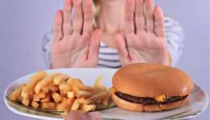 como-dejar-de-comer-comida-chatarra-te-ayuda-a-adelgazar