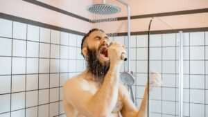 los-sorprendentes-beneficios-de-banarse-con-agua-fria-que-debes-conocer