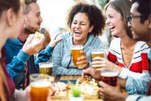 quien-es-mas-probable-preguntas-para-conocer-mejor-a-tus-amigos