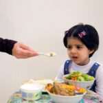 ¿Qué hacer si mi hijo muestra comportamientos adictivos hacia la comida?