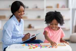 que-hacer-si-mi-hijo-muestra-dificultades-de-aprendizaje-en-la-escritura-y-ortografia